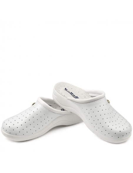 Дамско медицинско сабо модел AERIAL- бяло Дамско медицинско сабо модел AERIAL- бяло